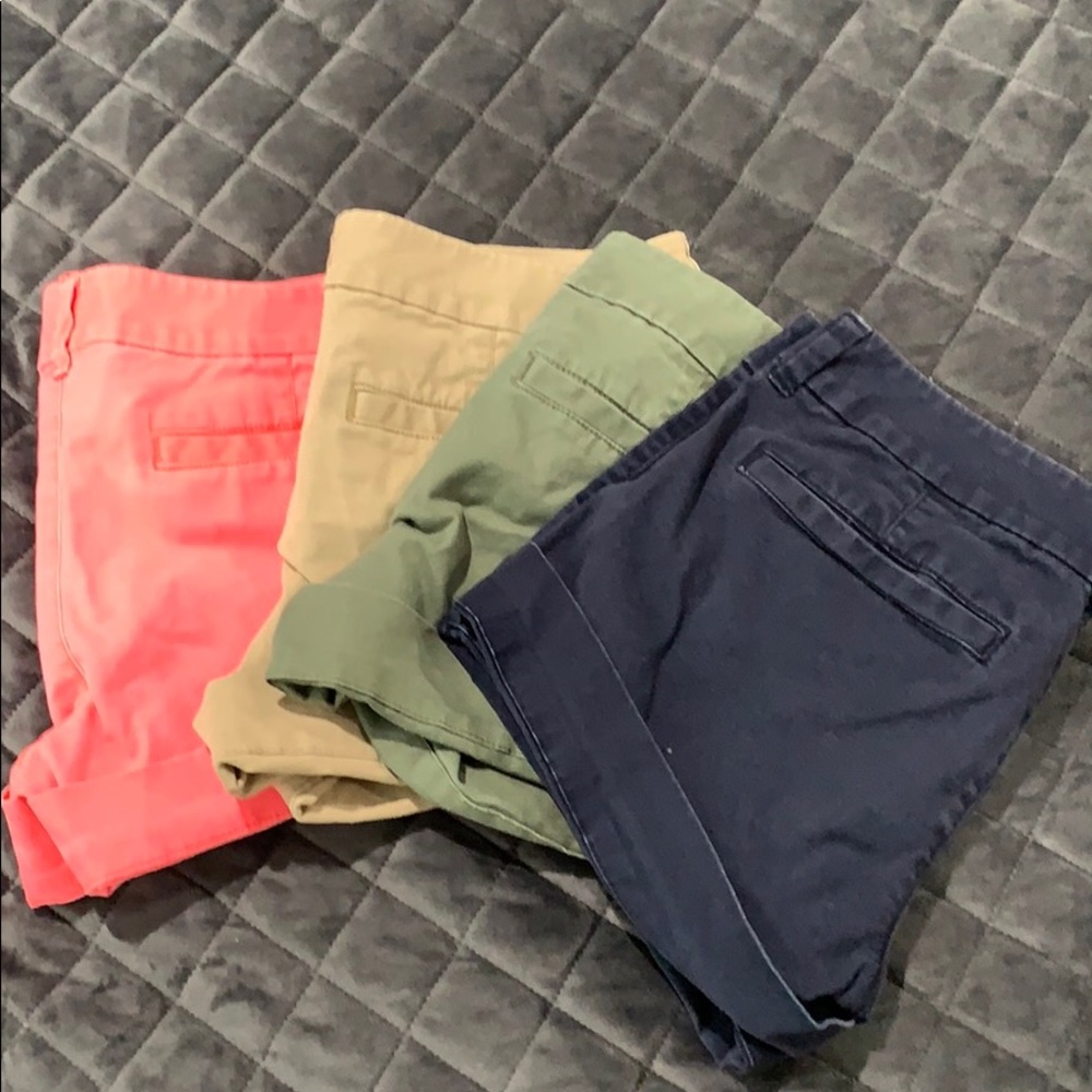 4 pairs of american eagle shorts